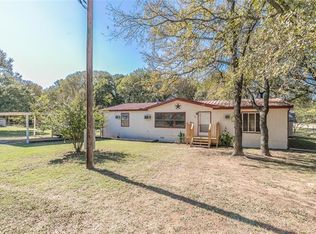 100 Ash Creek Ct, Springtown, TX 76082
