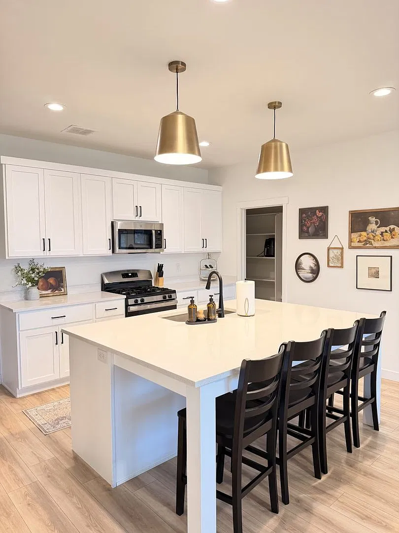 Furnished Modern Townhome in American Fork | Utilities & Wi-Fi Included — Photo 4