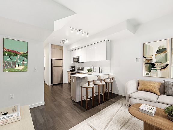 3rd image of 1701 Dexter Ave N #321