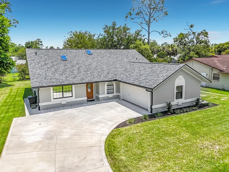 24 Filbert Ln — Photo 3