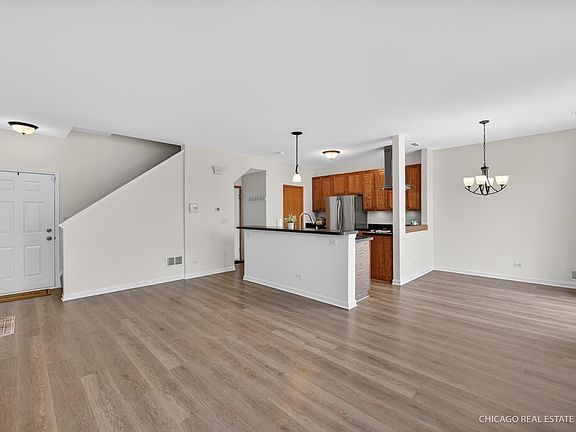 3rd image of 1453 Millbrook Dr