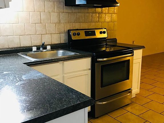 5th image of 2021 N Jefferson St #16