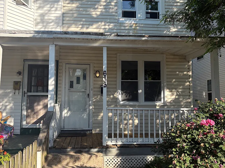 633 New Buckley St #1 — Photo 1