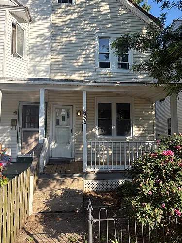 633 New Buckley St #1 Photo 1