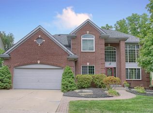 23411 Mission Ln, Farmington, MI 48335