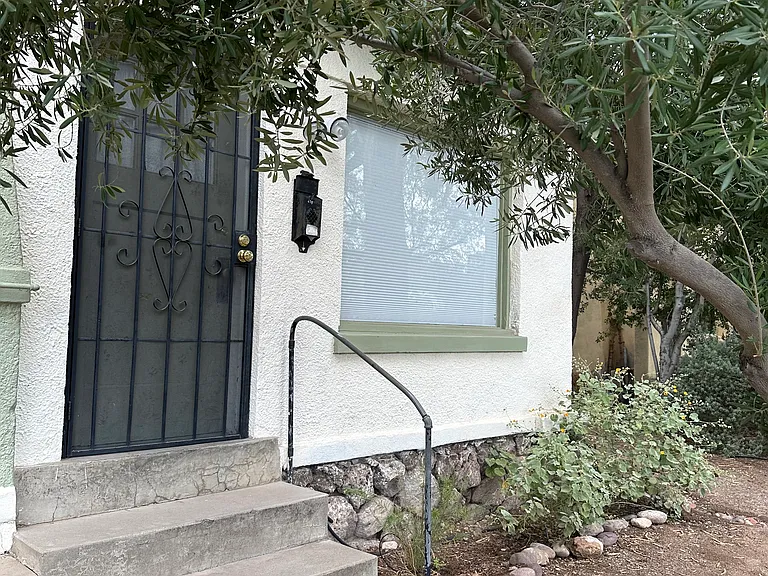 631 E Helen St — Photo 4