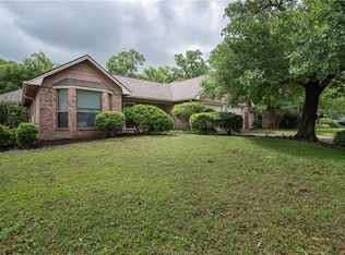 2704 Greenberry Ct, College Station, TX 77845