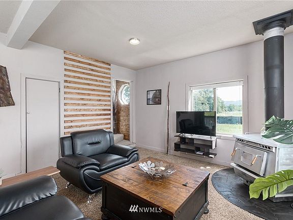 5th image of 29 Welcome Slough Rd