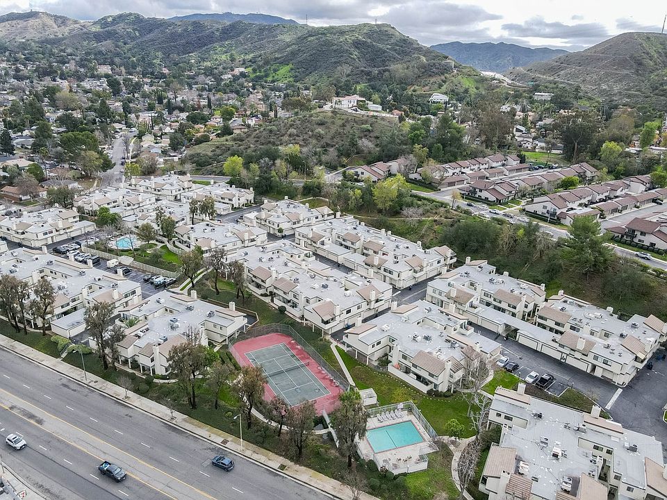 1st image of 10508 Sunland Blvd Unit 7