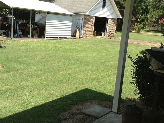 4th image of 90 Blackgum St