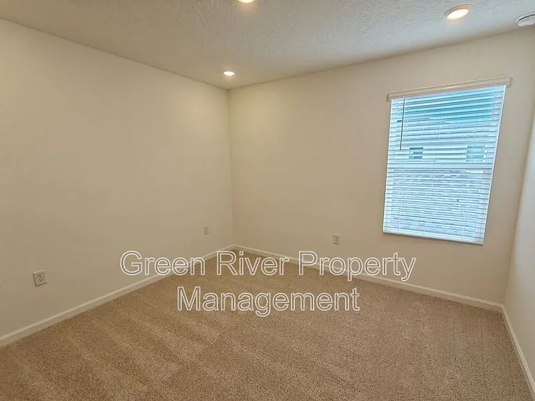 5724 Lagoon Cruise Way — Photo 30