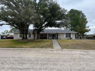 306 W 12th St, Iraan, TX 79744