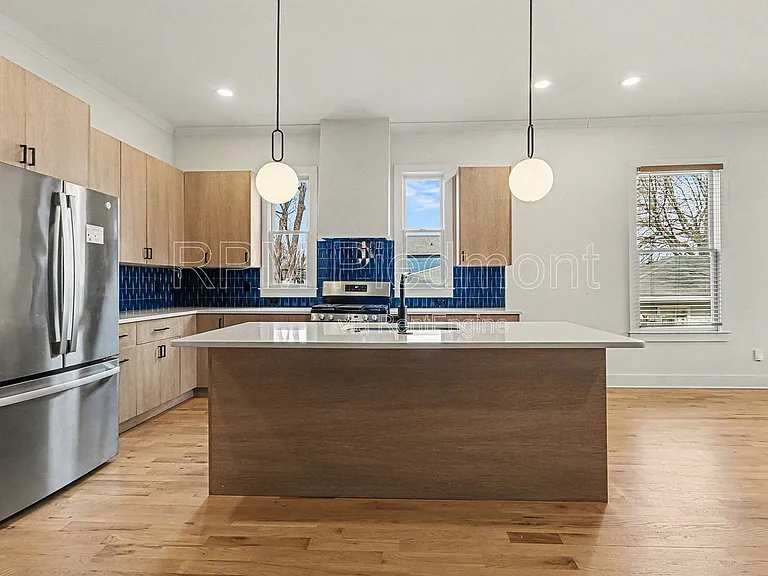 1081 Hill St SE #B — Photo 15