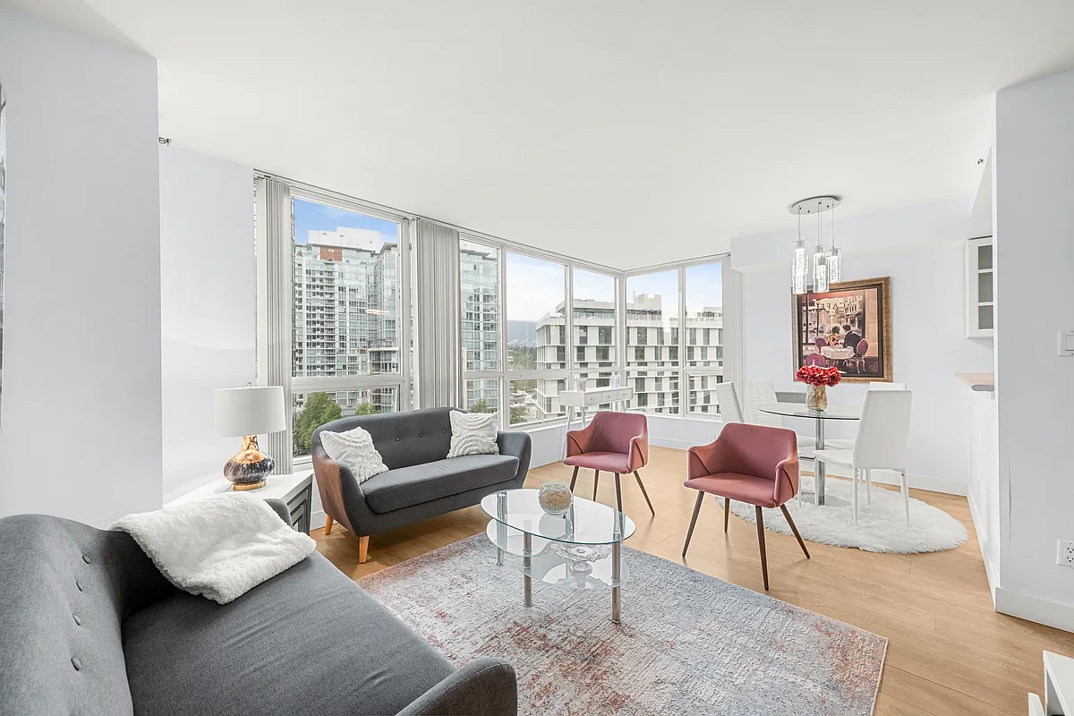 Building Photo - 555 Jervis St #803
