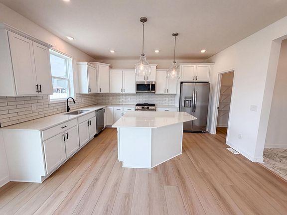 2nd image of 8239 Large Ave NE