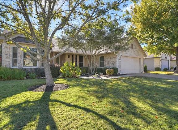 2nd image of 104 Lariat Dr
