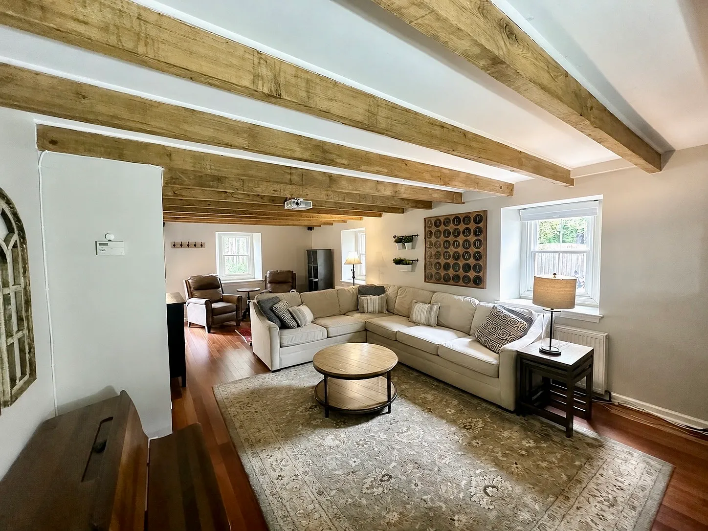 3 bed, 2.5 bath, 2196 sqft, $3,300 — Photo 2