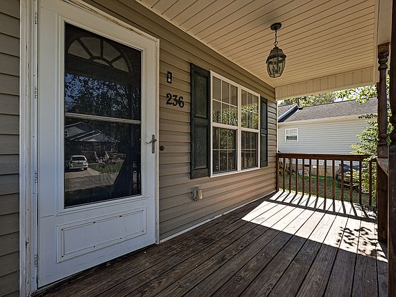 3rd image of 236 Long St