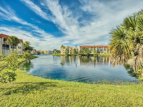 2nd image of 3001 E Sunrise Lakes Drive #112