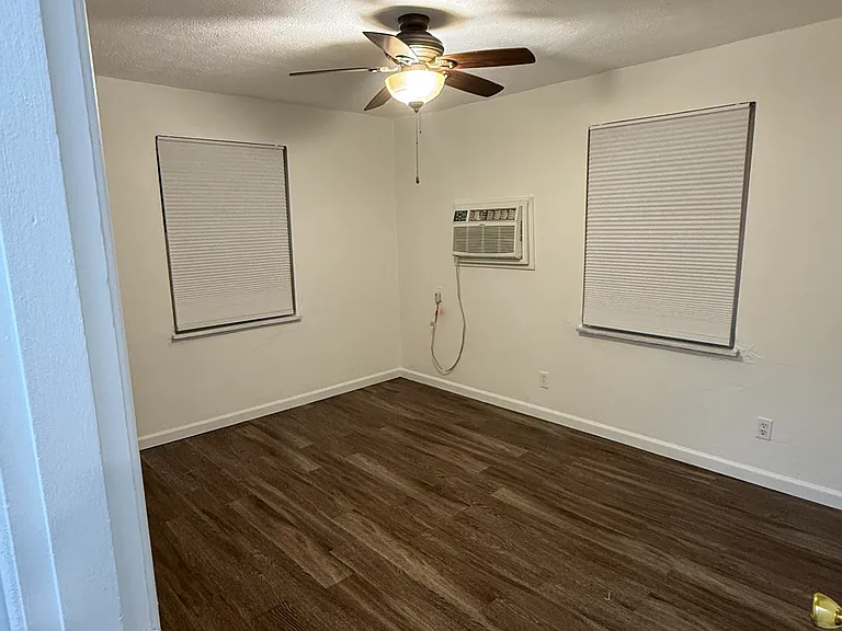 544 Aberdeen Ave #B — Photo 5