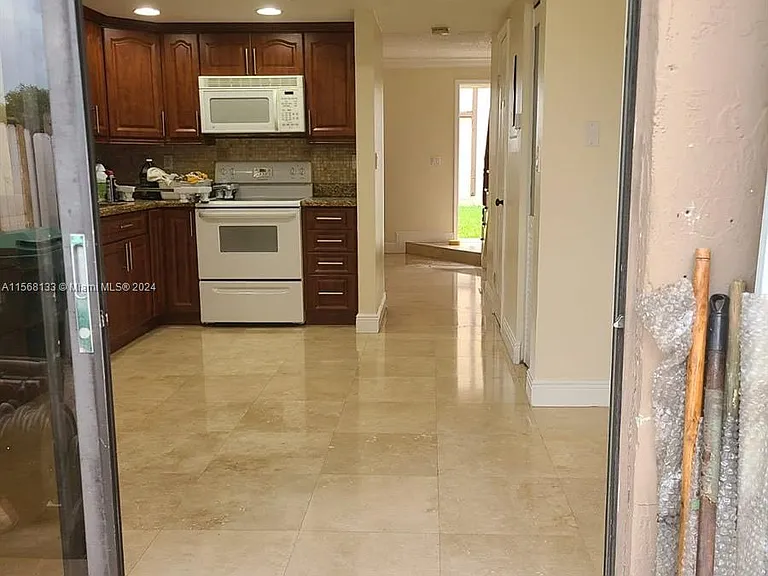 1907 SW 107th Ave #801 — Photo 6