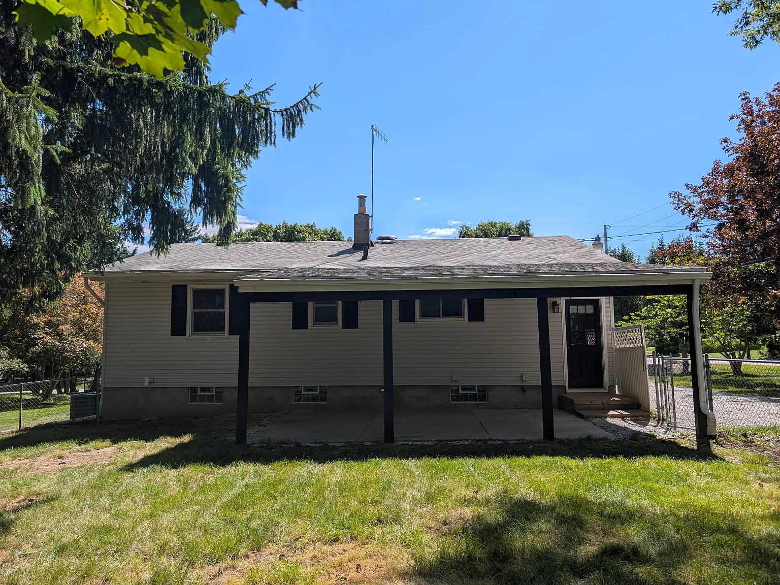 3 bed, $1,850 — Photo 2