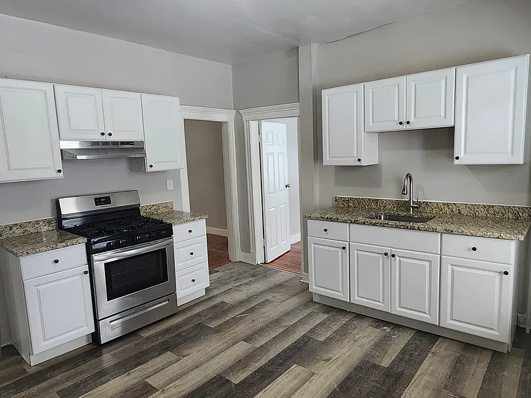 39 Harwood St #2 — Photo 4
