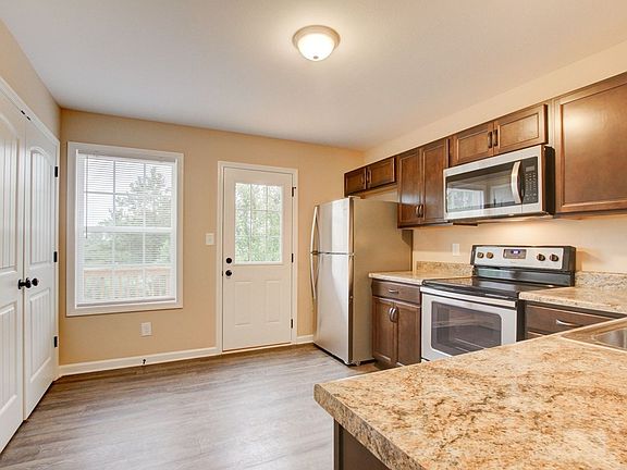 4th image of 1238 Parkway Pl #B