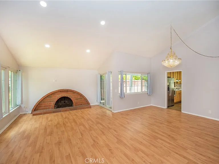 1709 Beechwood Ave — Photo 3