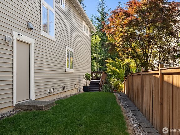 4th image of 7209 Silent Creek Avenue SE