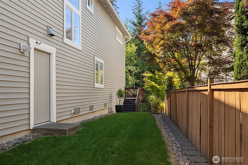 4th image of 7209 Silent Creek Avenue SE