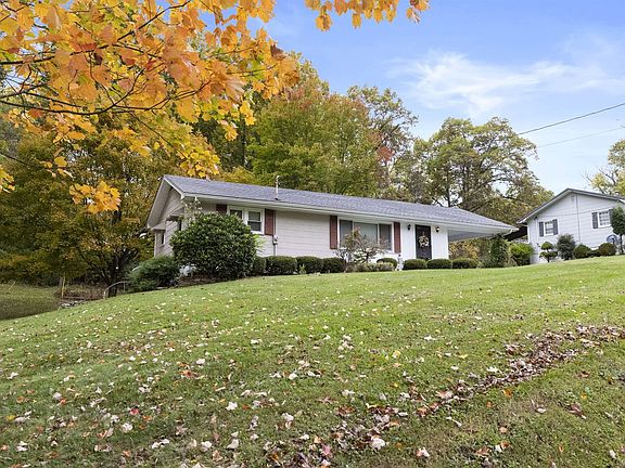 3rd image of 409 Mimosa St