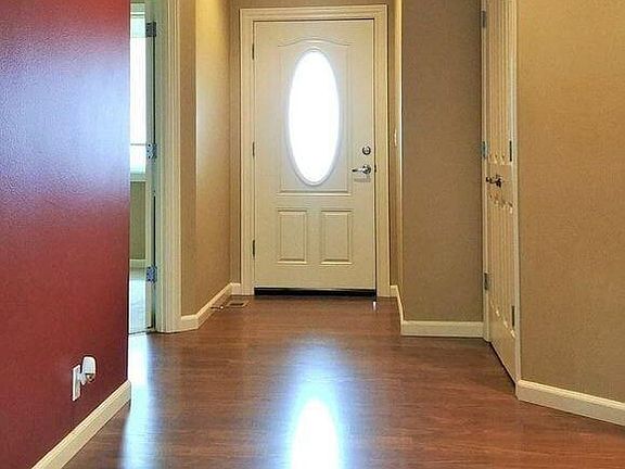 4th image of 15306 NE 76th Cir