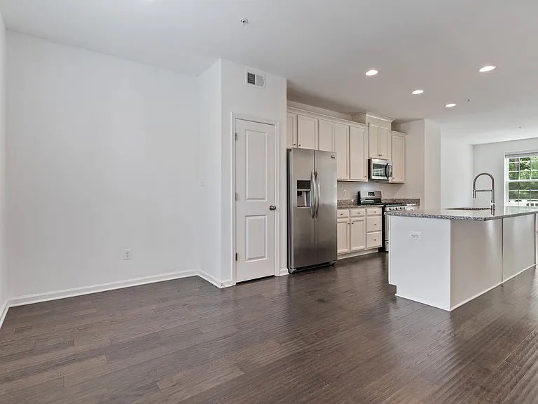 23048 Mountain Laurel Ln — Photo 6