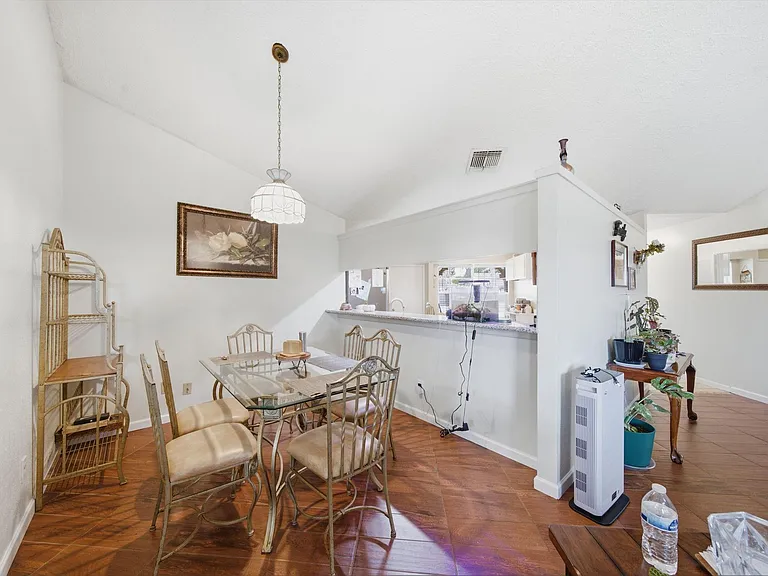411 Forest Hills Dr — Photo 7