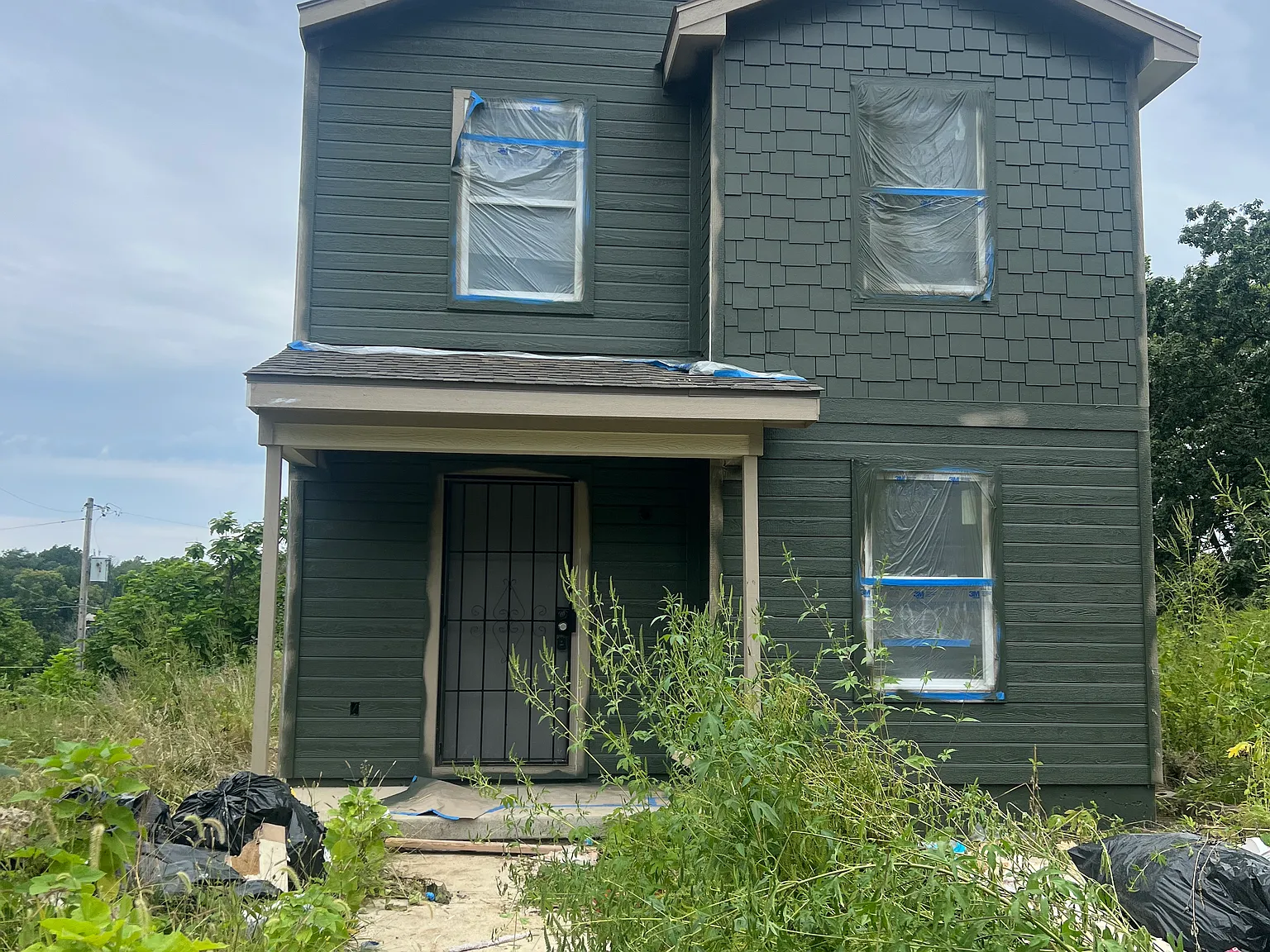 3 bed, 2.5 bath, 1400 sqft, $1,850 — Photo 1
