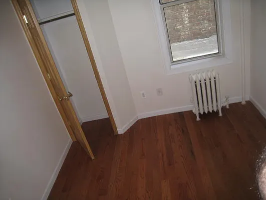 Rented by Alexiou Realty | media 4