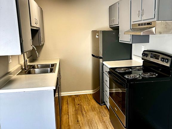 3rd image of 153 N Dixie Dr APT 3