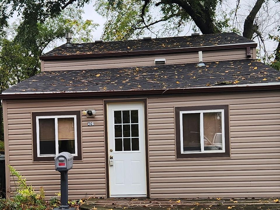 1st image of 426 W 1st St