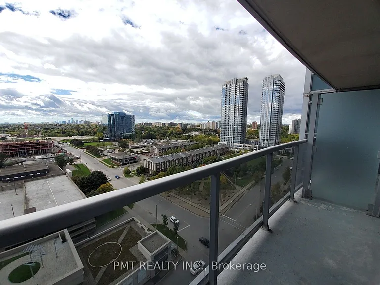 135 Village Green Sq #1421 — Photo 10