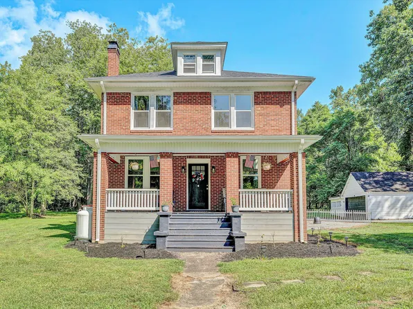 6177 Back Creek Rd, Boones Mill, VA 24065