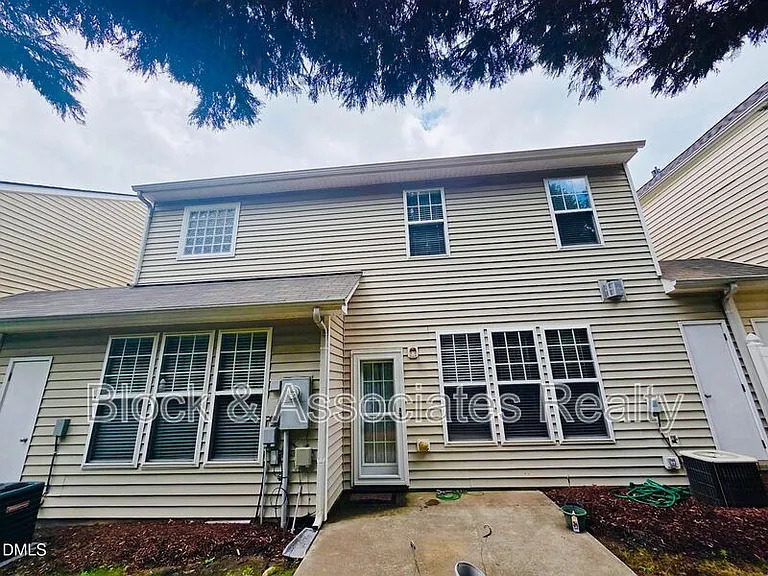 8208 Stone Cellar Dr — Photo 8