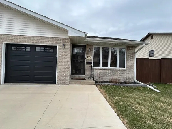 3838 Cora Dr, Dubuque, IA 52002