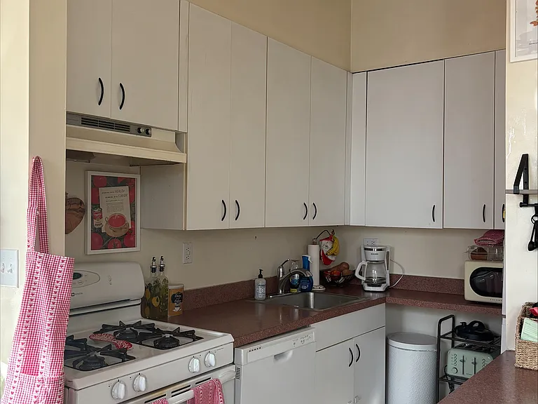 1627 N Sedgwick St #3 — Photo 2