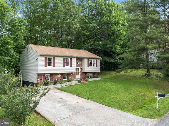 2nd image of 11200 Surry Woods Ct