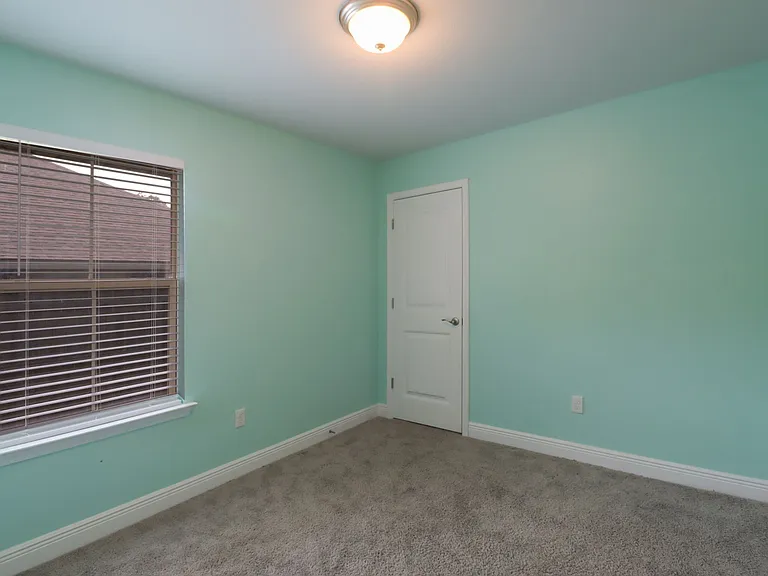 16509 Lexington Ct — Photo 24