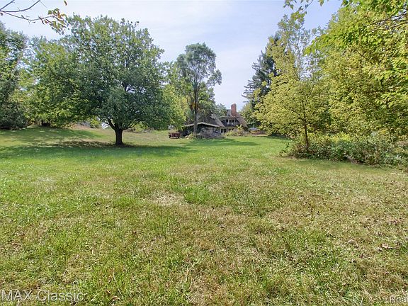 4th image of 19150 Beck Rd