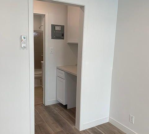 3rd image of 729 Gramercy Dr #7