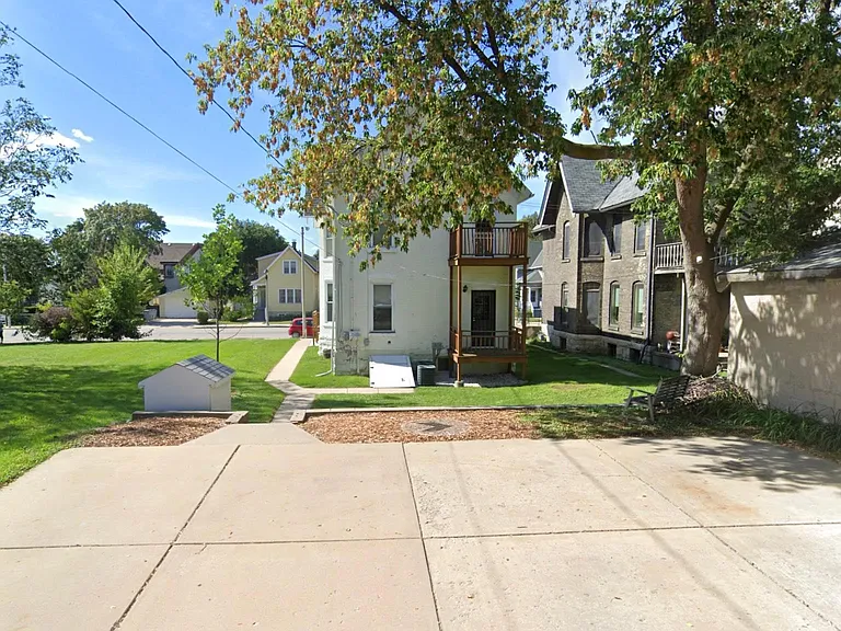 Back parking before fence was installed. 2 parking spaces included with unit.