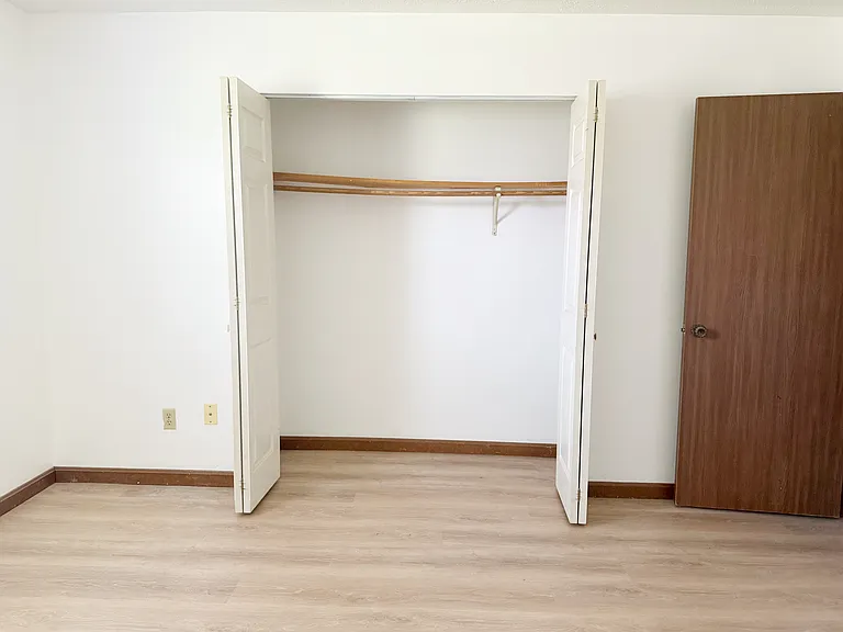 915 Pepper Tree Ln #C — Photo 8